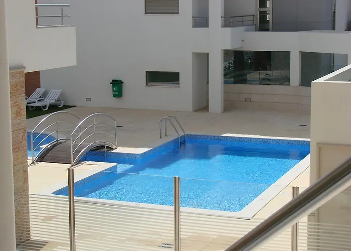 公寓 肖诺霍里兹特酒店 *